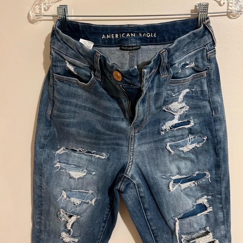 American Eagle holy Blue Jeans. Size 8 short